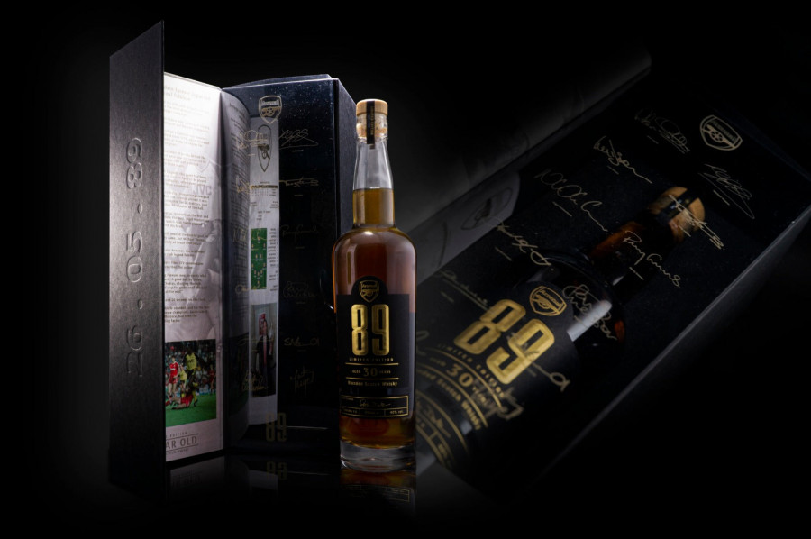 ARSENAL 89 - ANNIVERSARY EDITION 30 YEAR OLD WHISKY - ARSENAL 89 - ANNIVERSARY EDITION 30 YEAR OLD WHISKY -AUTOGRAPHED EDITION
