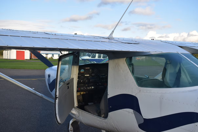 Up to 1 Hour Private Sightseeing Flight in Cessna or Piper Aircraft - For 1-3 Passengers - Staffordshire | Wowcher
